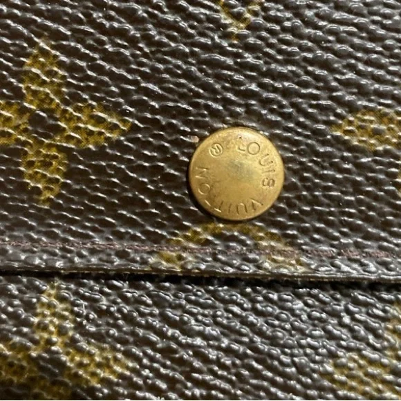 Louis Vuitton Brown Monogram Wallet - Picture 2 of 9